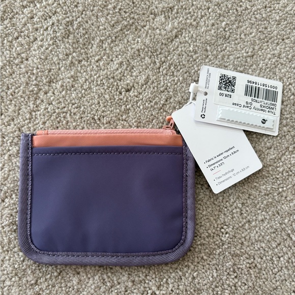 Lululemon true identity card holder NWT sold out color GMST/FTLV/TROS - Picture 4 of 4